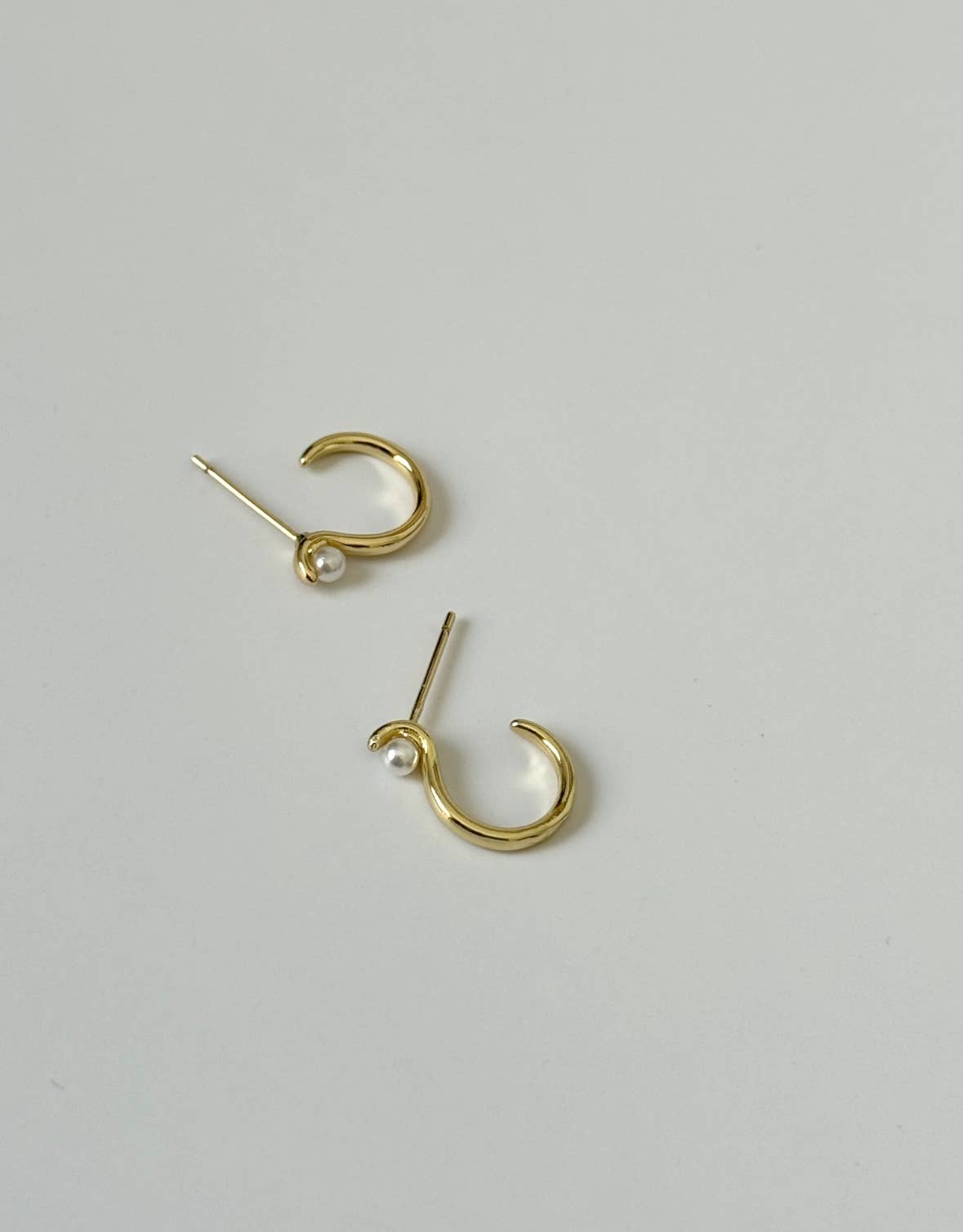14K Gold Filled Dainty Pearl Earrings