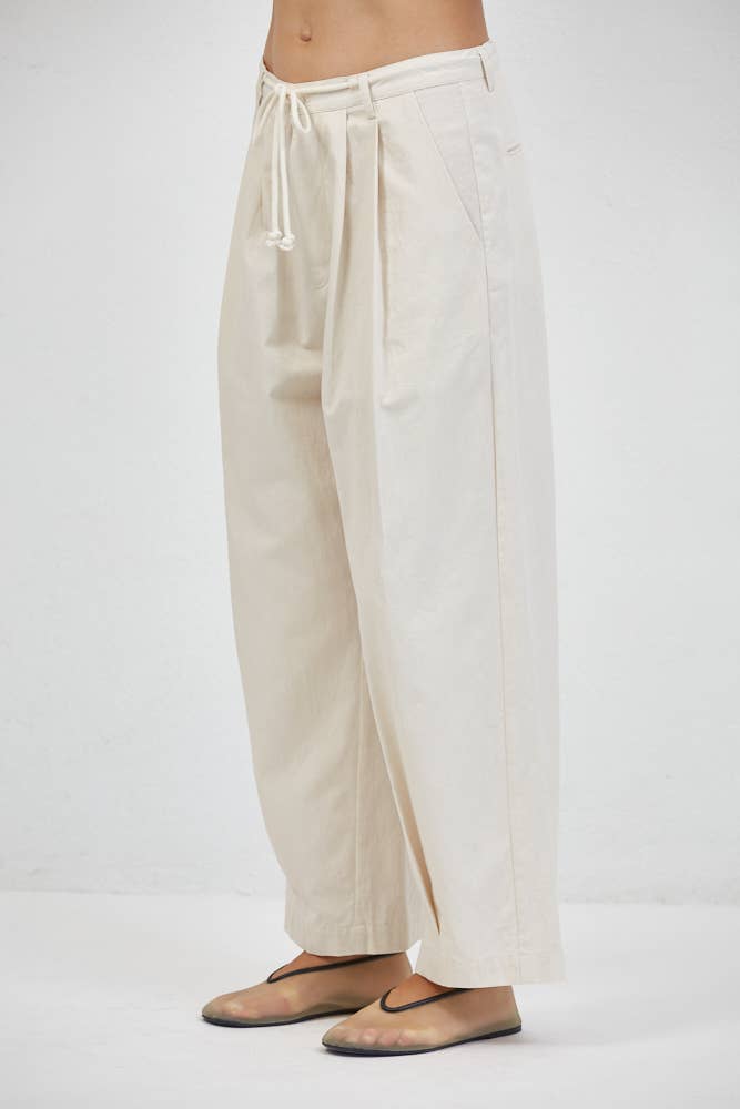 Natural Waist Tie Pleated Pants