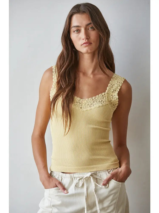 Seamless Lace Trim Scoop Tank