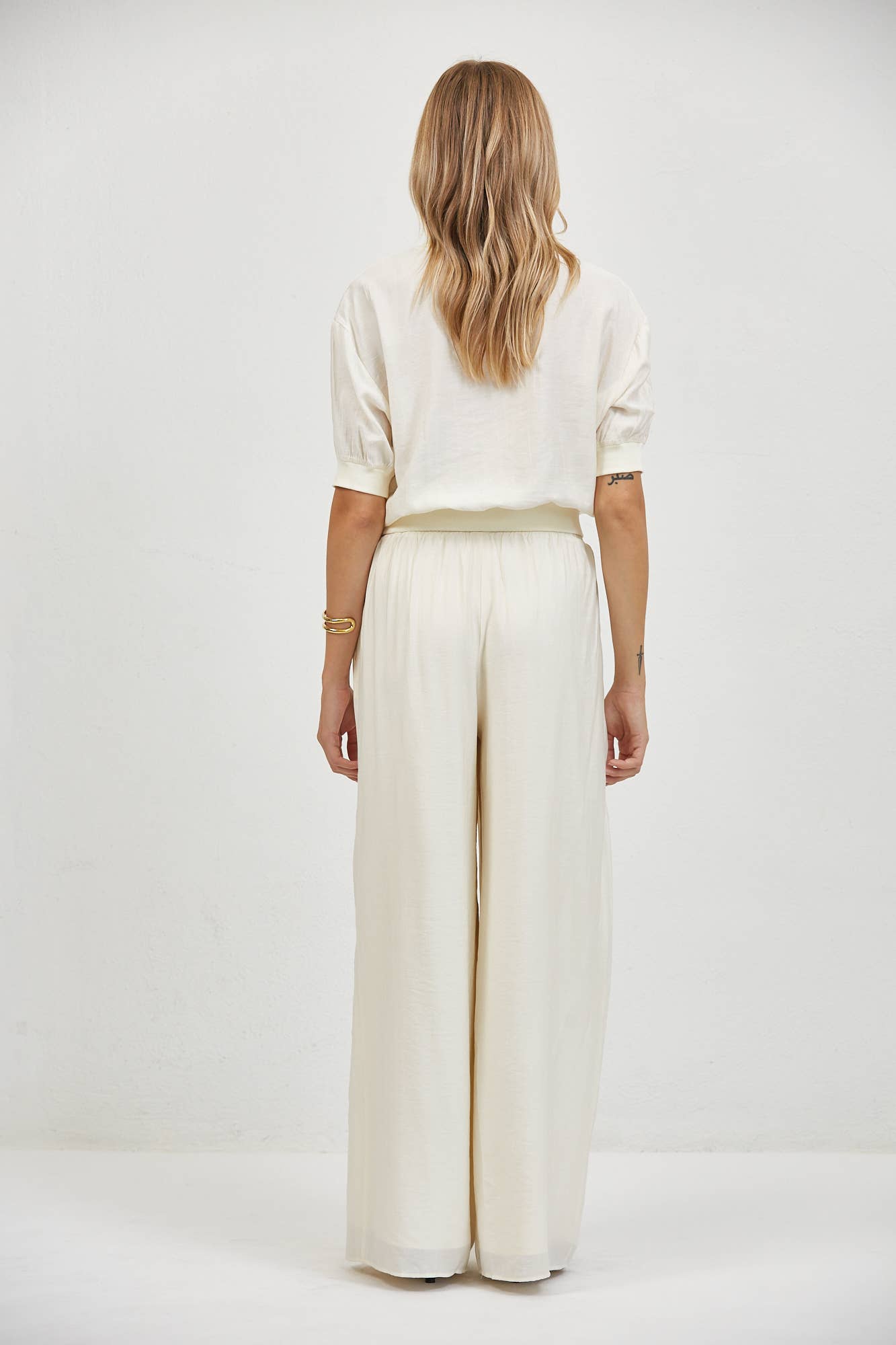 Ivory Round Neck Short Sleeve Top