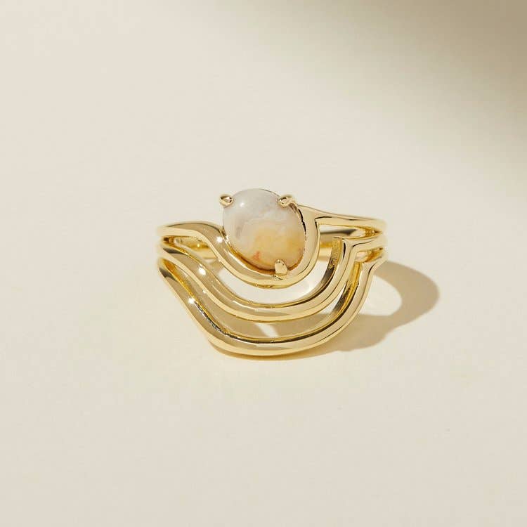 Gold Sway Agate Ring