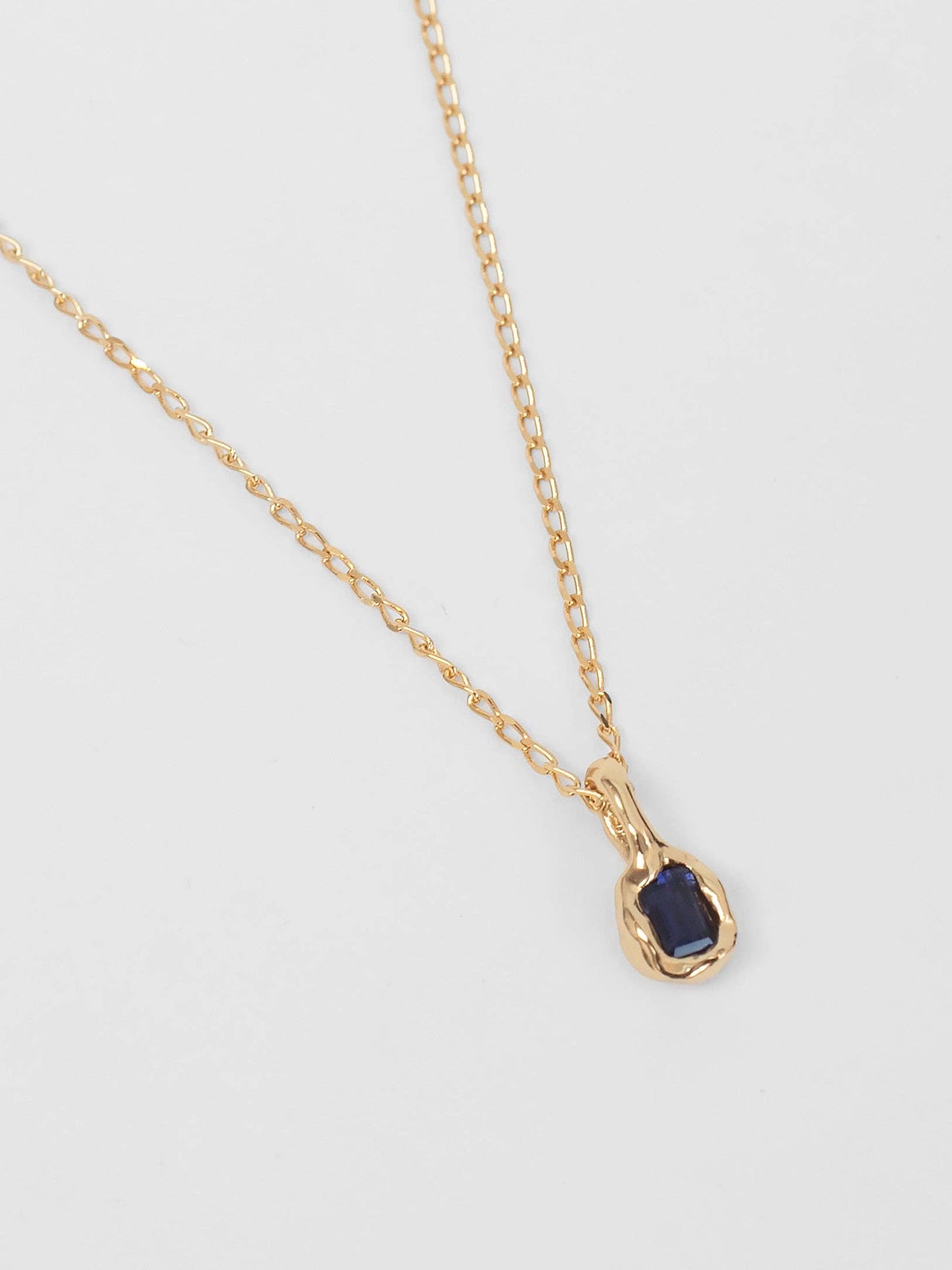 14K Gold Iolite Pendant Necklace