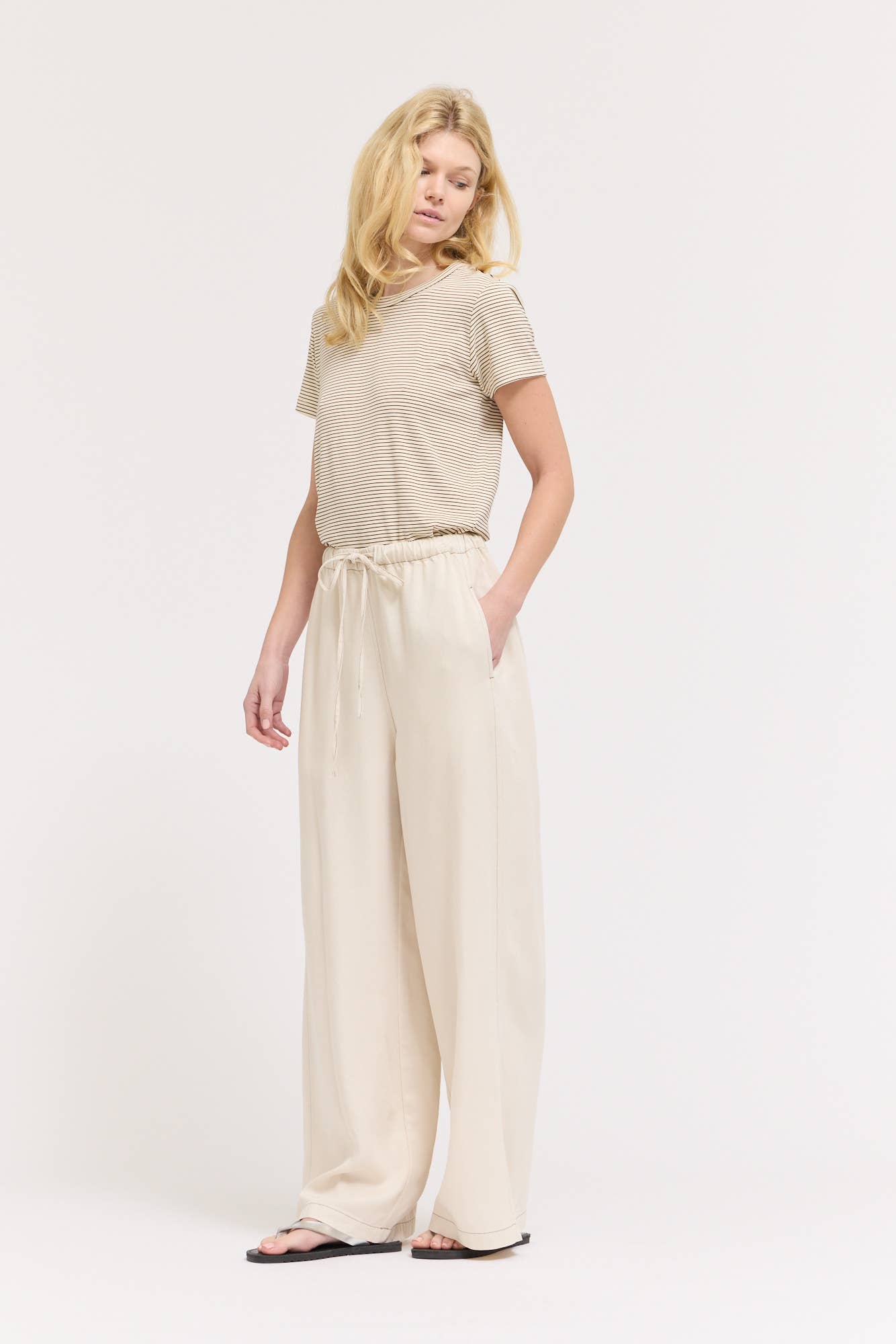 Milk Tencel Seam Wide Leg Pants