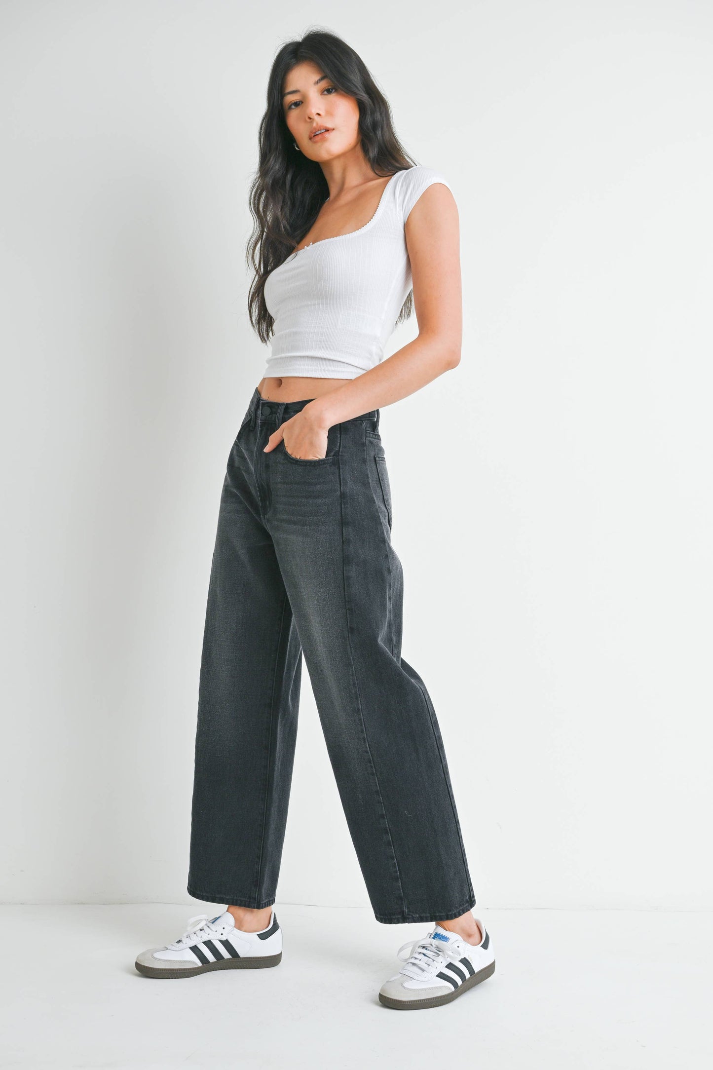 Washed Black Barrel Jean Twist