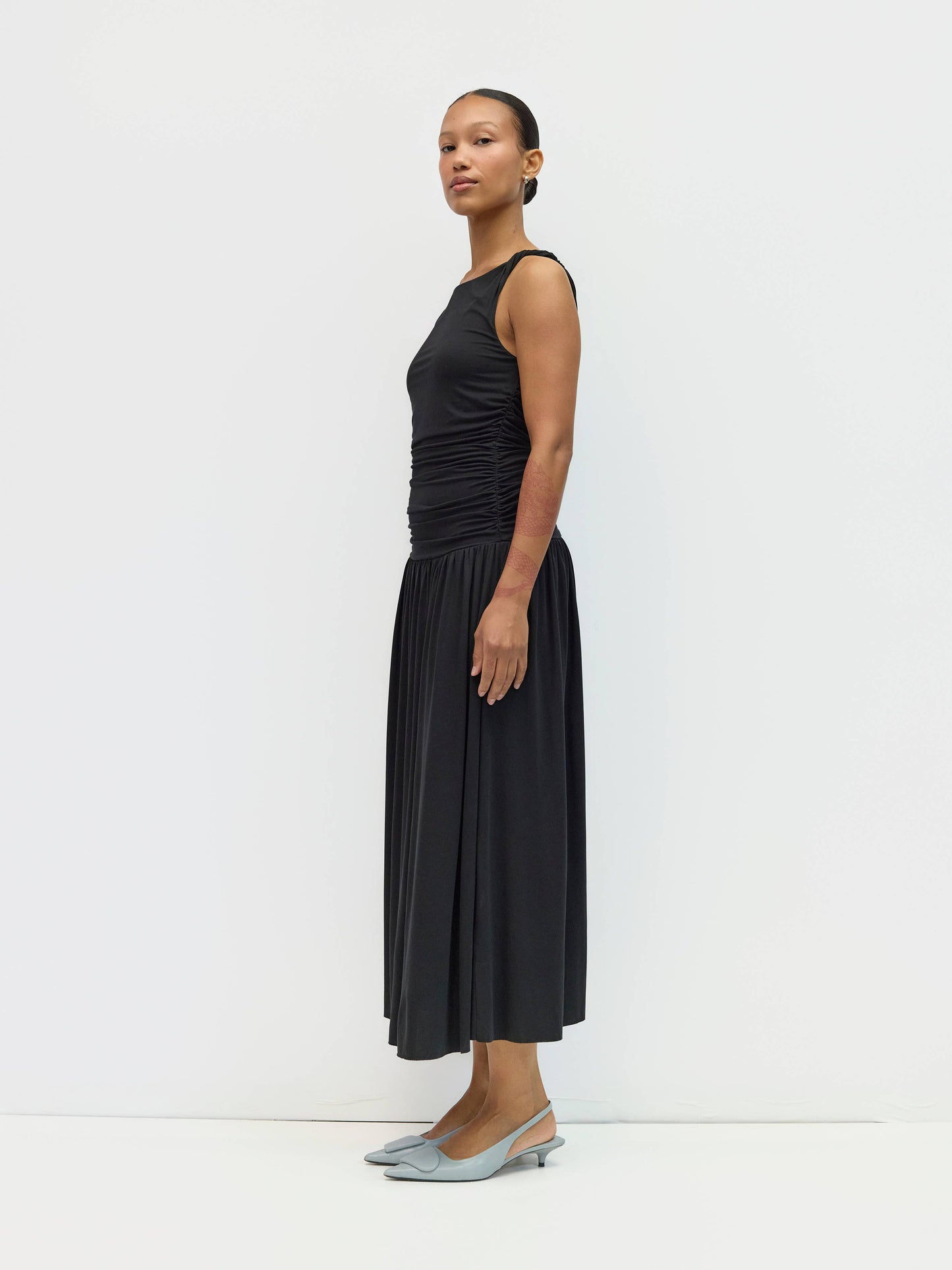 Black Twist Strap Ruched Waist Midi Dress