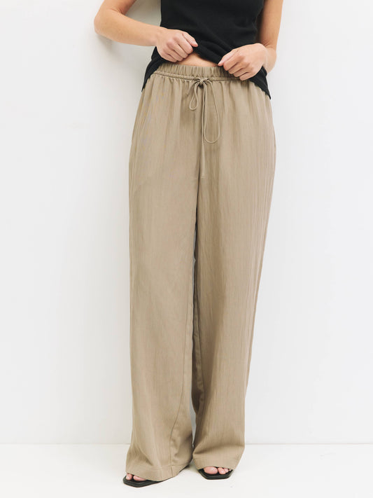 Wide Leg Crinkled Drawstring Pant