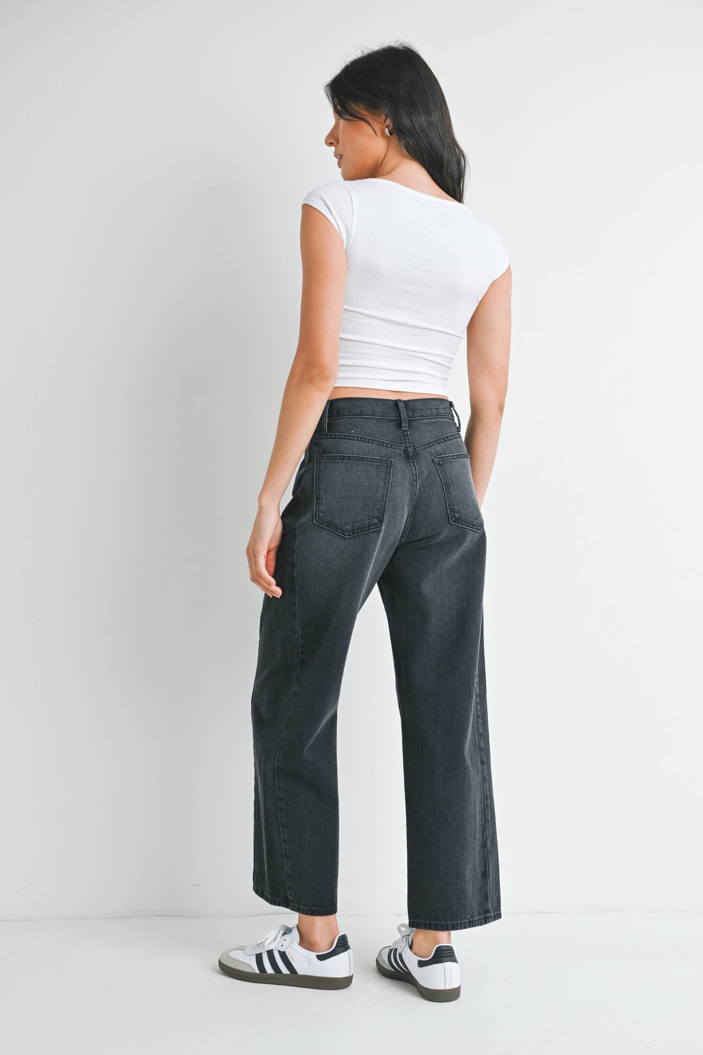 Washed Black Barrel Jean Twist