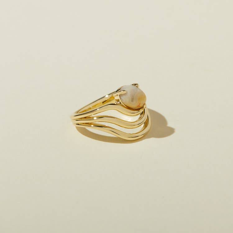 Gold Sway Agate Ring
