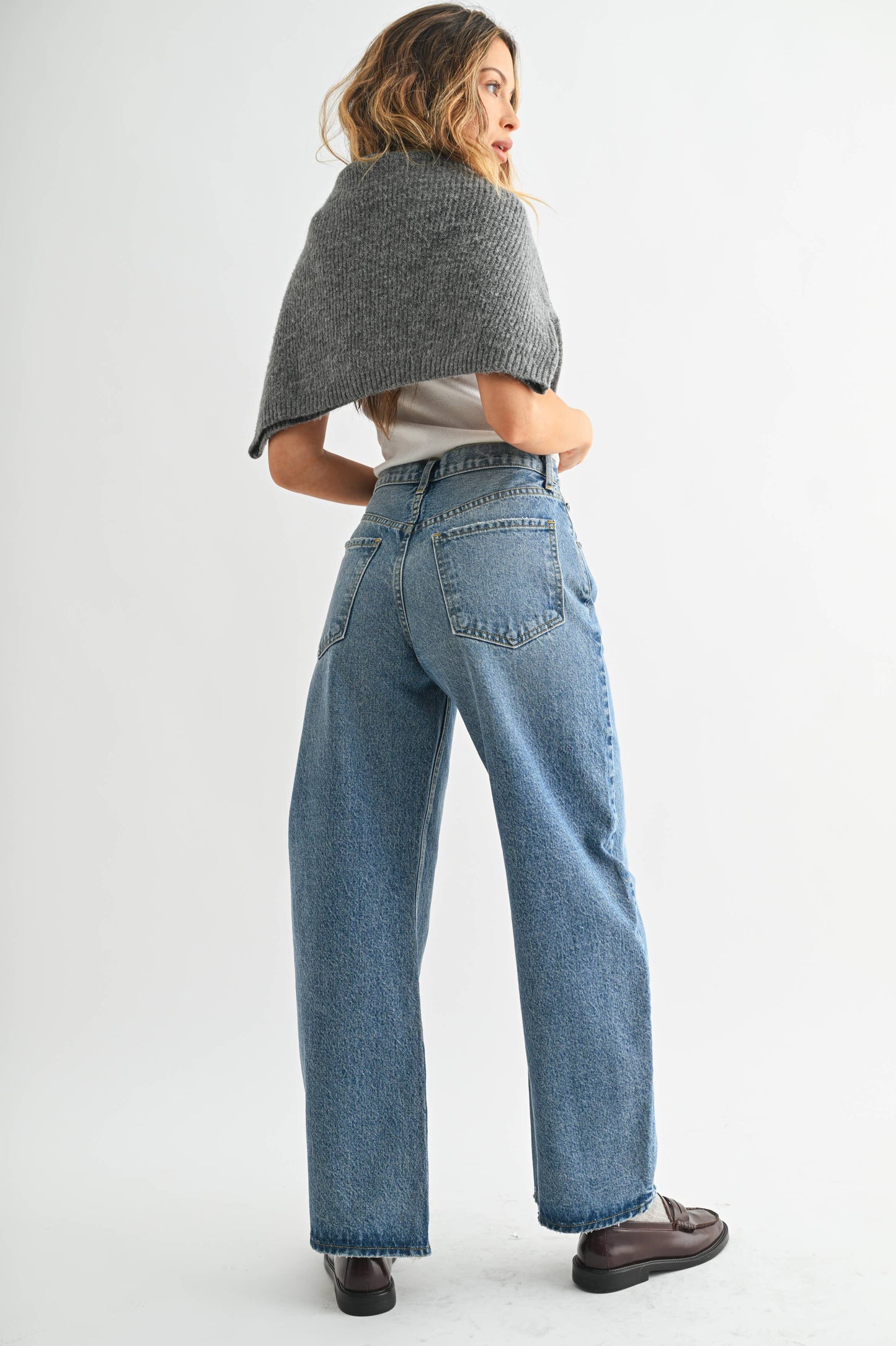 Medium Wash Relaxed Barrel Jean
