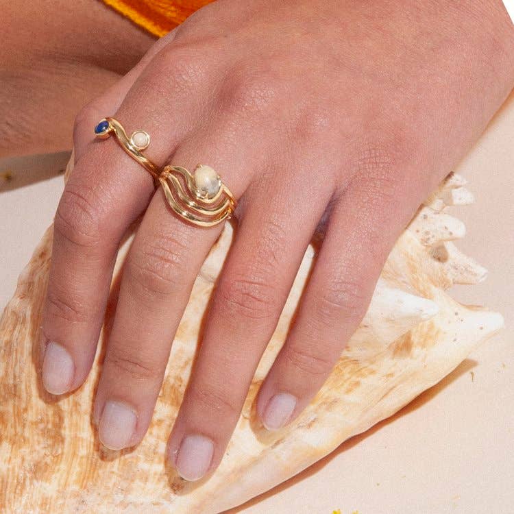 Gold Sway Agate Ring