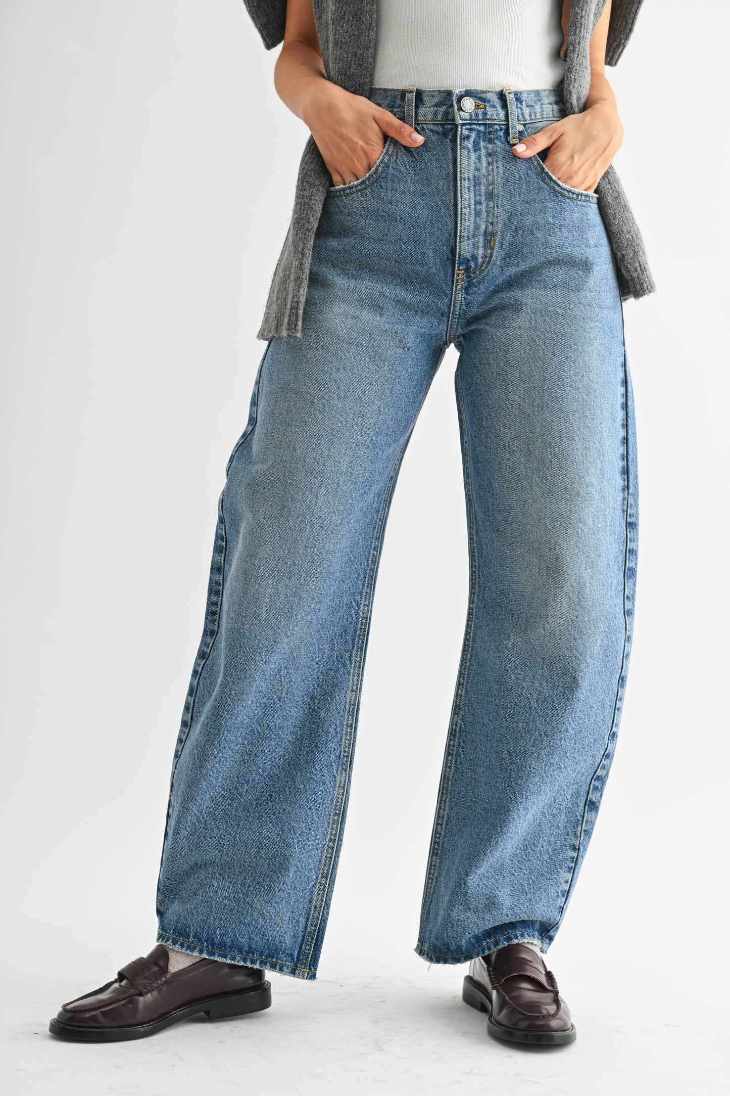 Medium Wash Relaxed Barrel Jean
