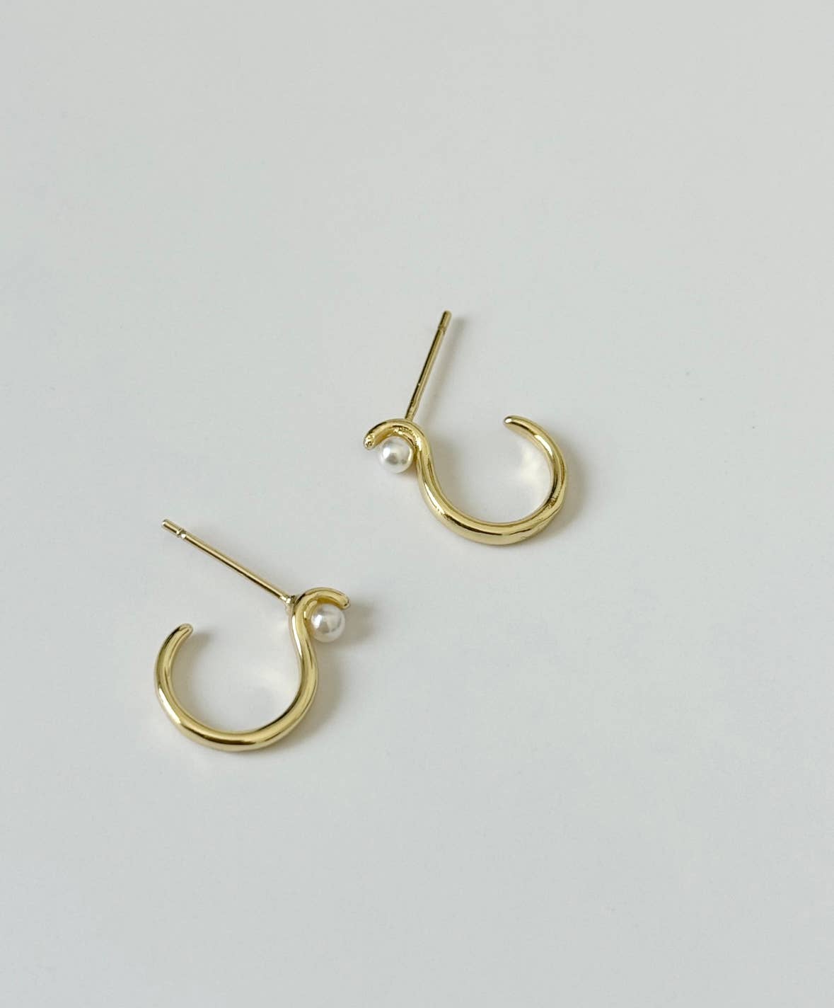 14K Gold Filled Dainty Pearl Earrings