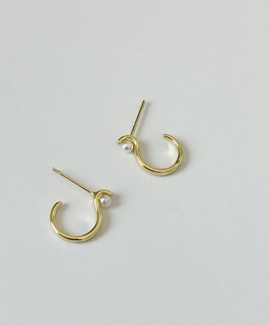 14K Gold Filled Dainty Pearl Earrings