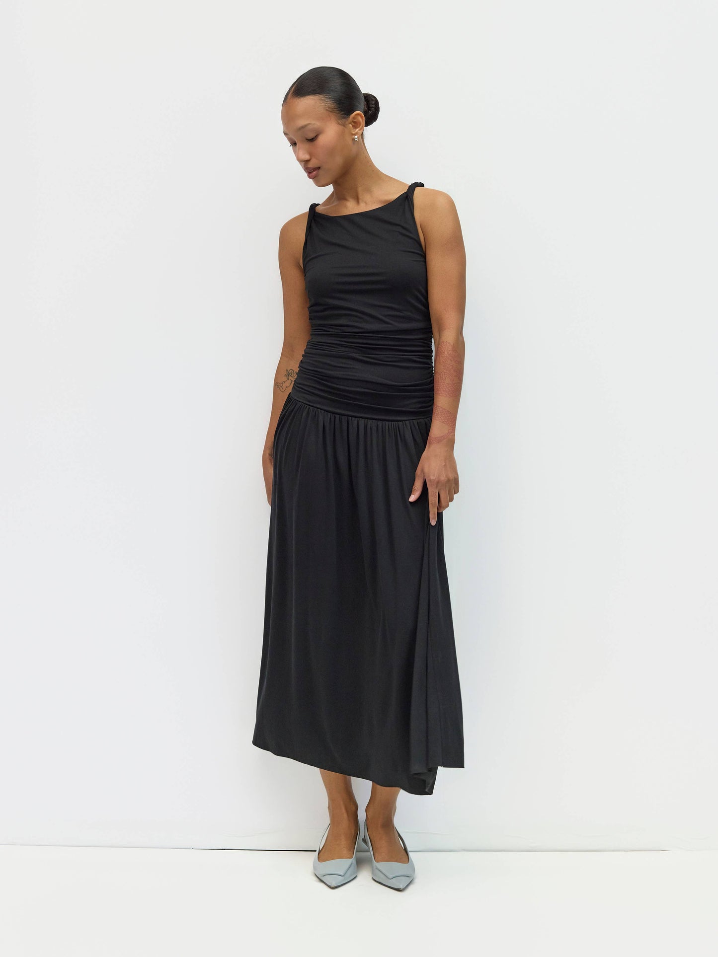 Black Twist Strap Ruched Waist Midi Dress
