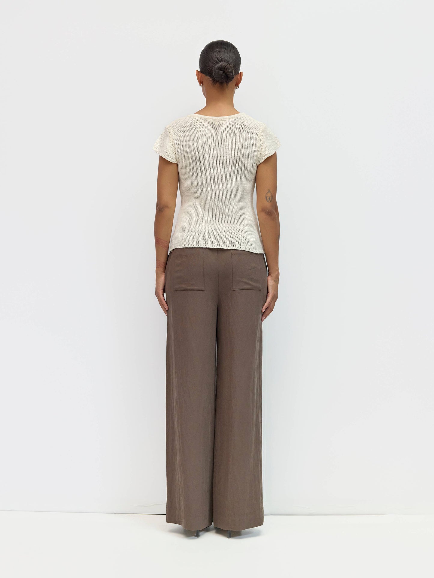 Keyhole Fitted Knit Top