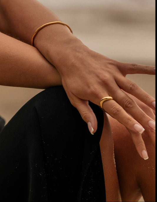 Gold Minimal Asymmetrical Ring