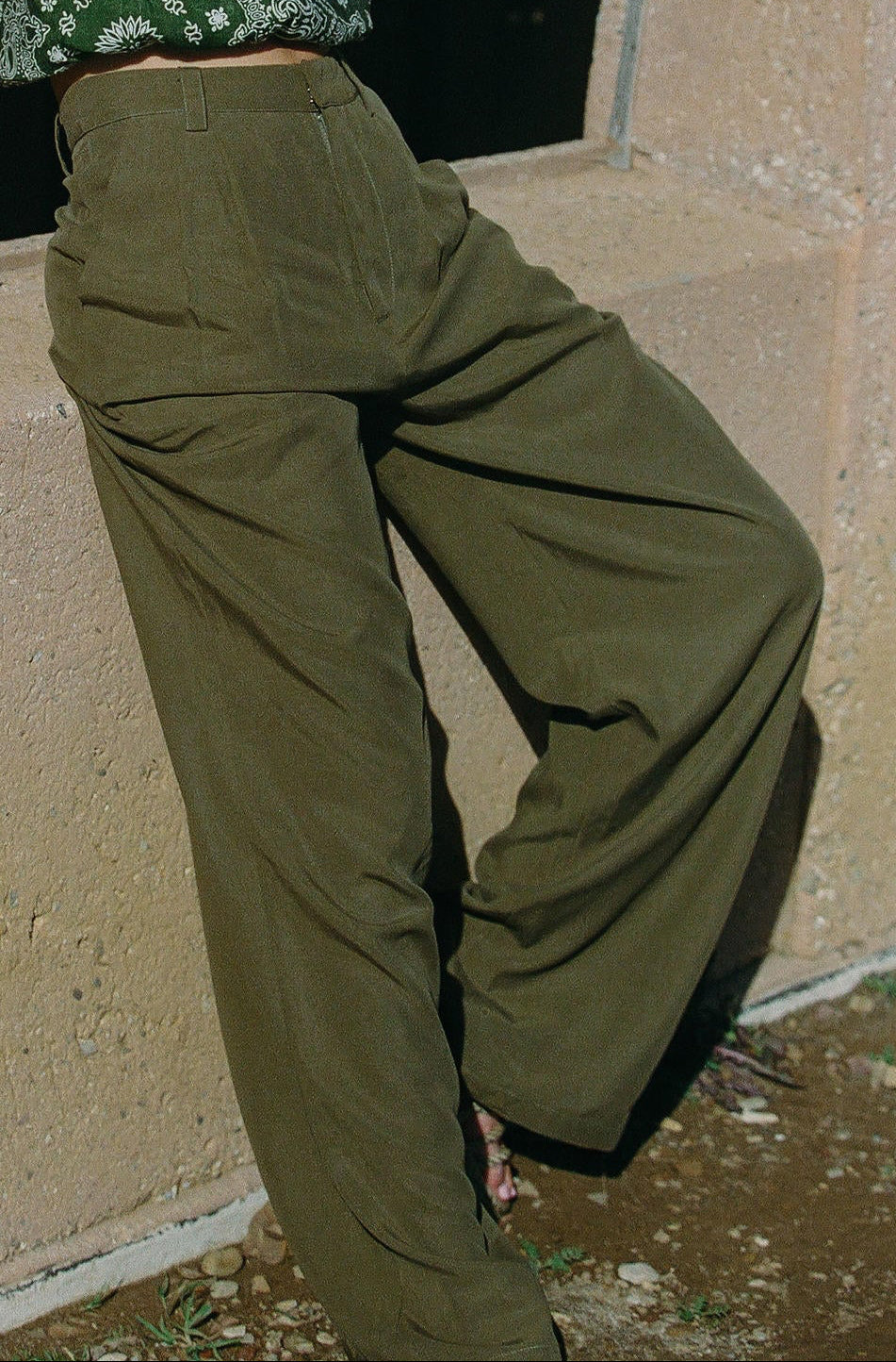 Olive Tencel Linen Pleated Trouser