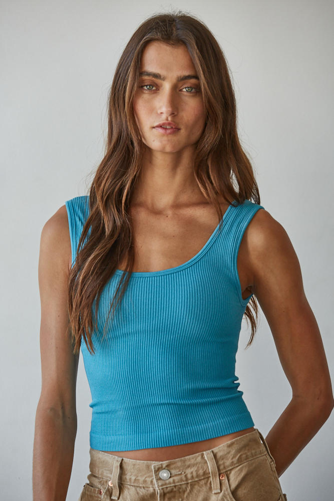 Seamless Scoop Neck Built-In Bra Tank