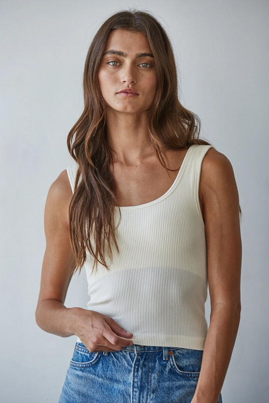 Seamless Scoop Neck Built-In Bra Tank