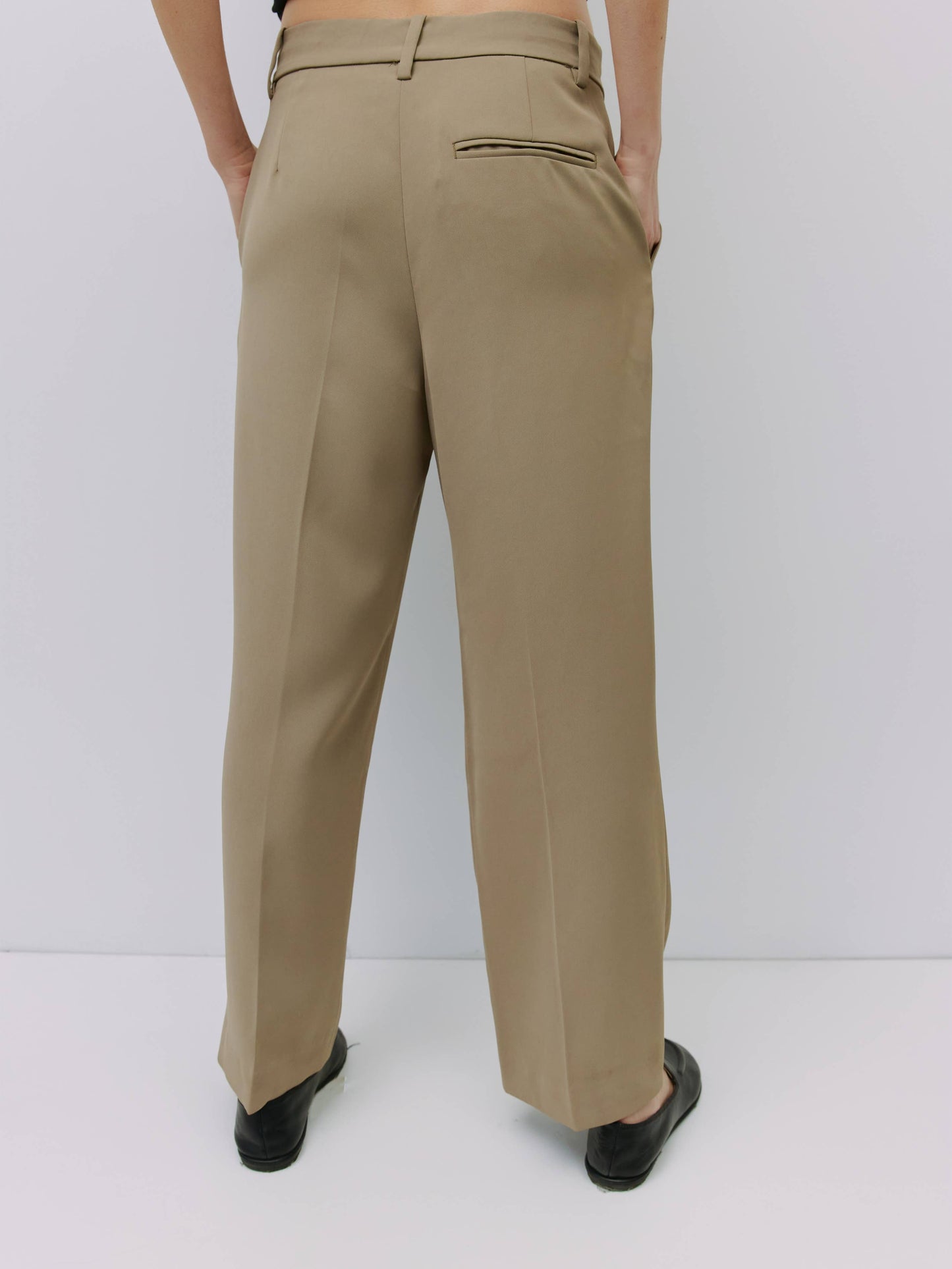 Pleated Tapered Ankle Trousers
