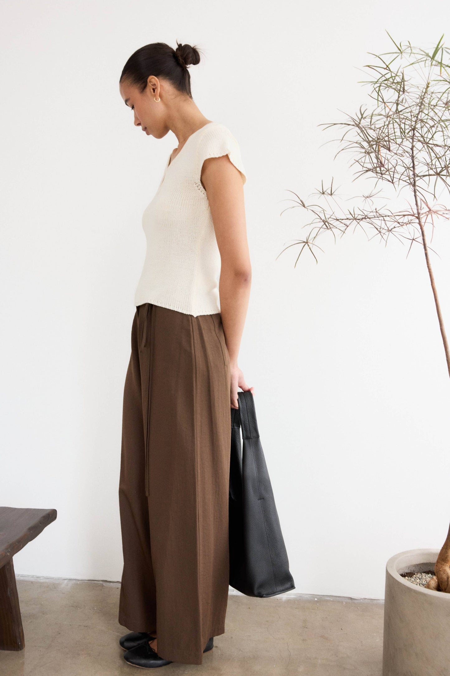 Keyhole Fitted Knit Top