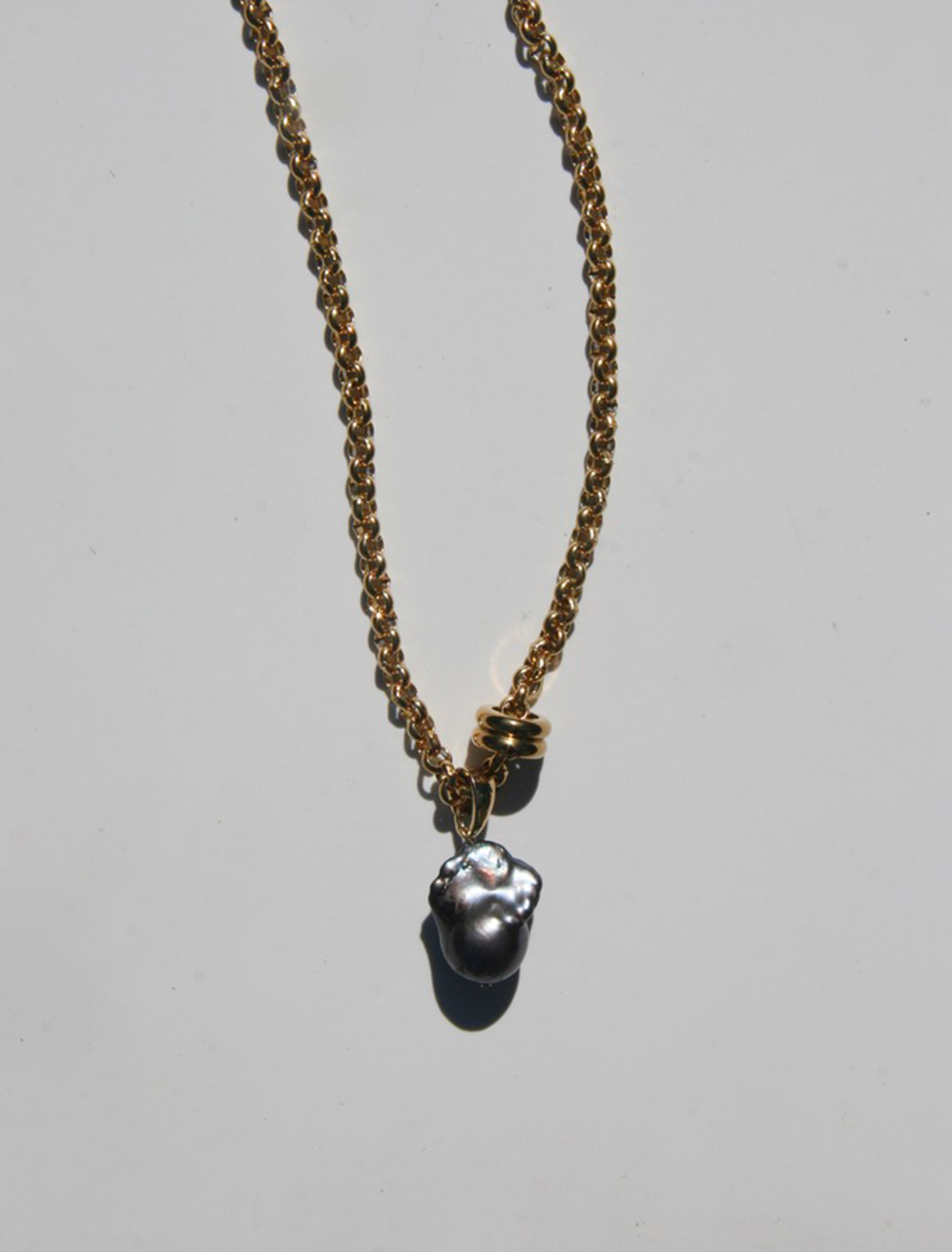 Black Baroque Pearl Pendant Necklace