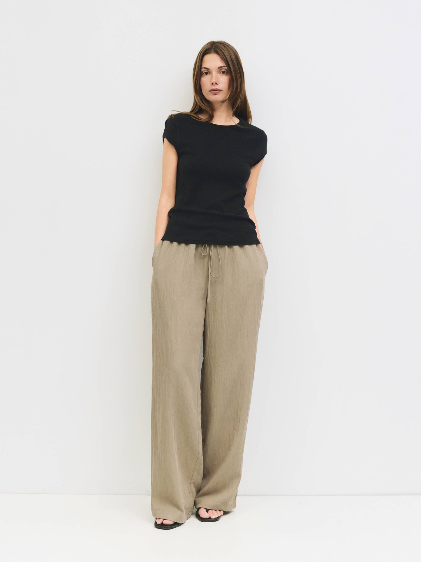 Wide Leg Crinkled Drawstring Pant