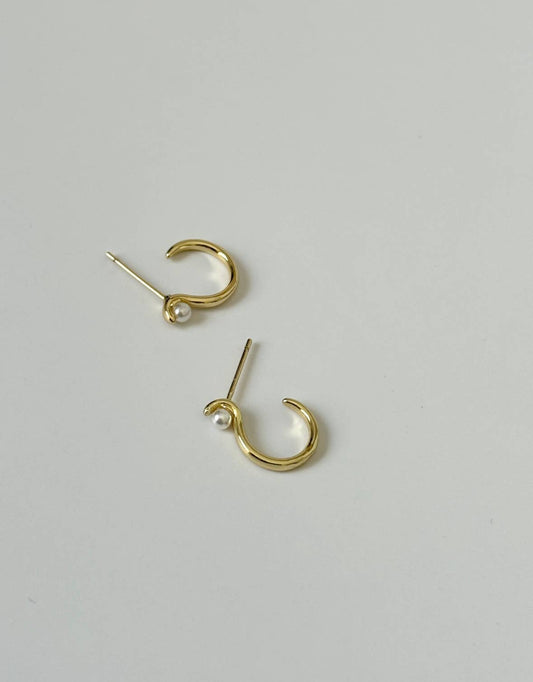 14K Gold Filled Dainty Pearl Earrings